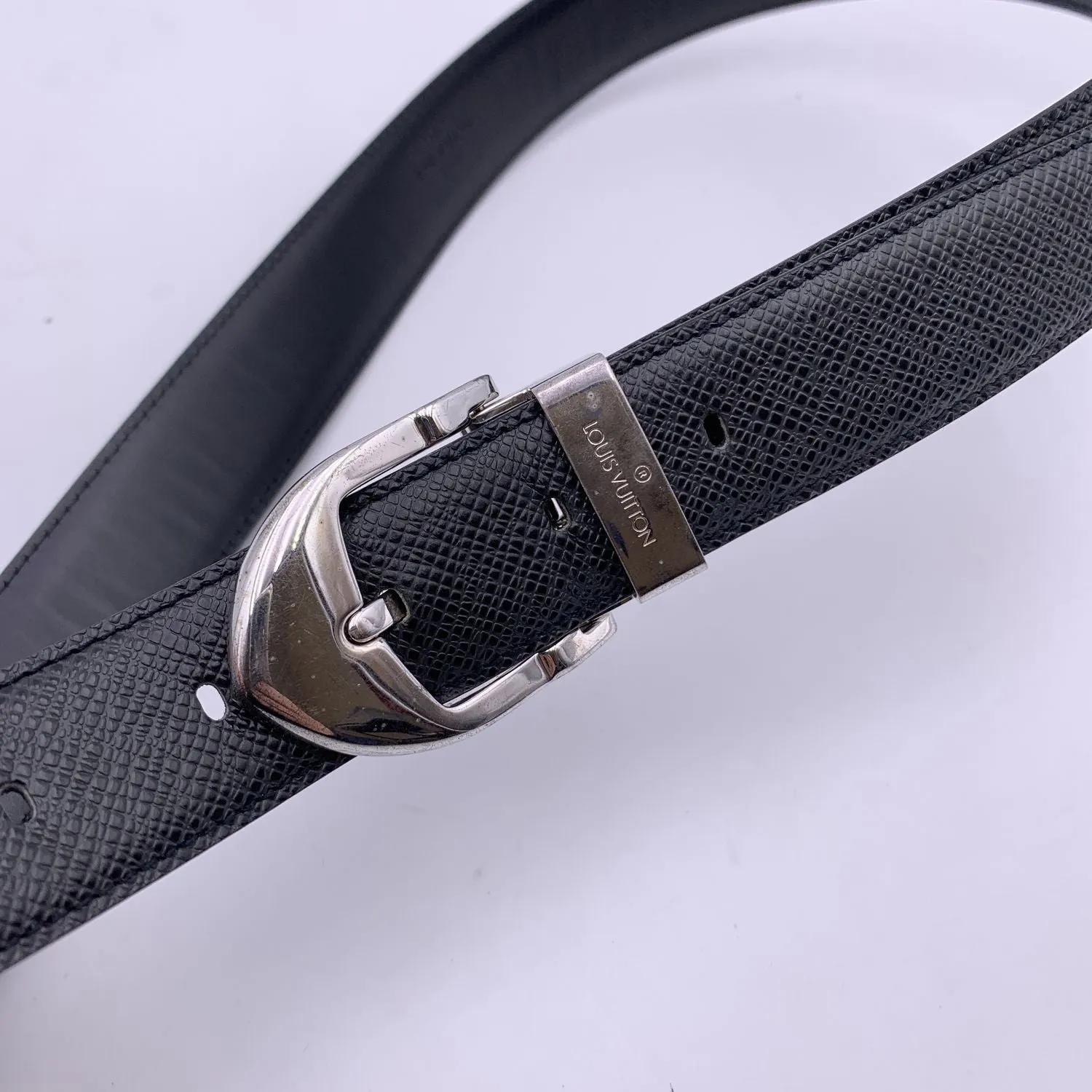 Trendy Inspired Louis Vuitton Black Taiga Classic Belt Silver Metal Buckle Size 85/34